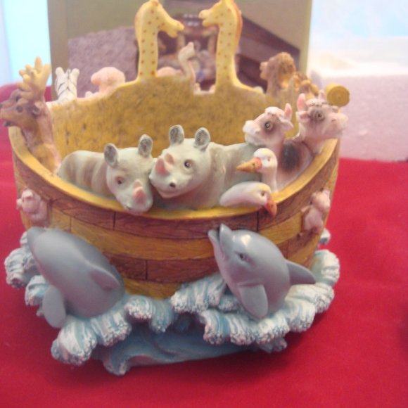 NOAH'S ARK VINTAGE Cedar Creek Resin Jar Candle Holder with Lid New in Box - Picture 3 of 10